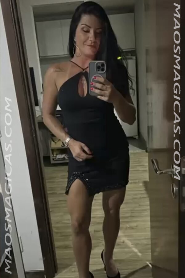 Maitê em sessão de massagem nuru