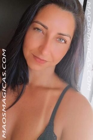 Cliente recebendo massagem desportiva com Gleici em Botafogo